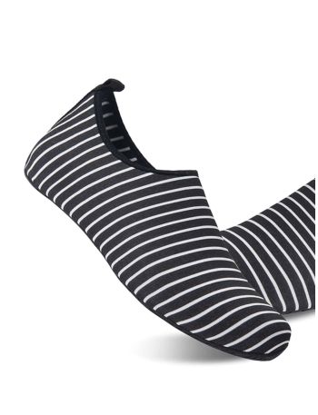 Striped Pattern Aqua Socks
