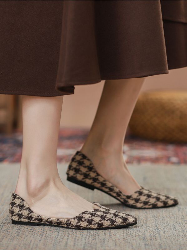 Houndstooth Pattern Point Toe Ballet Flats